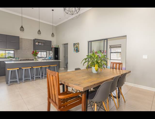 4 BEDROOM FREEHOLD FOR SALE IN PARKLANDS NORTH